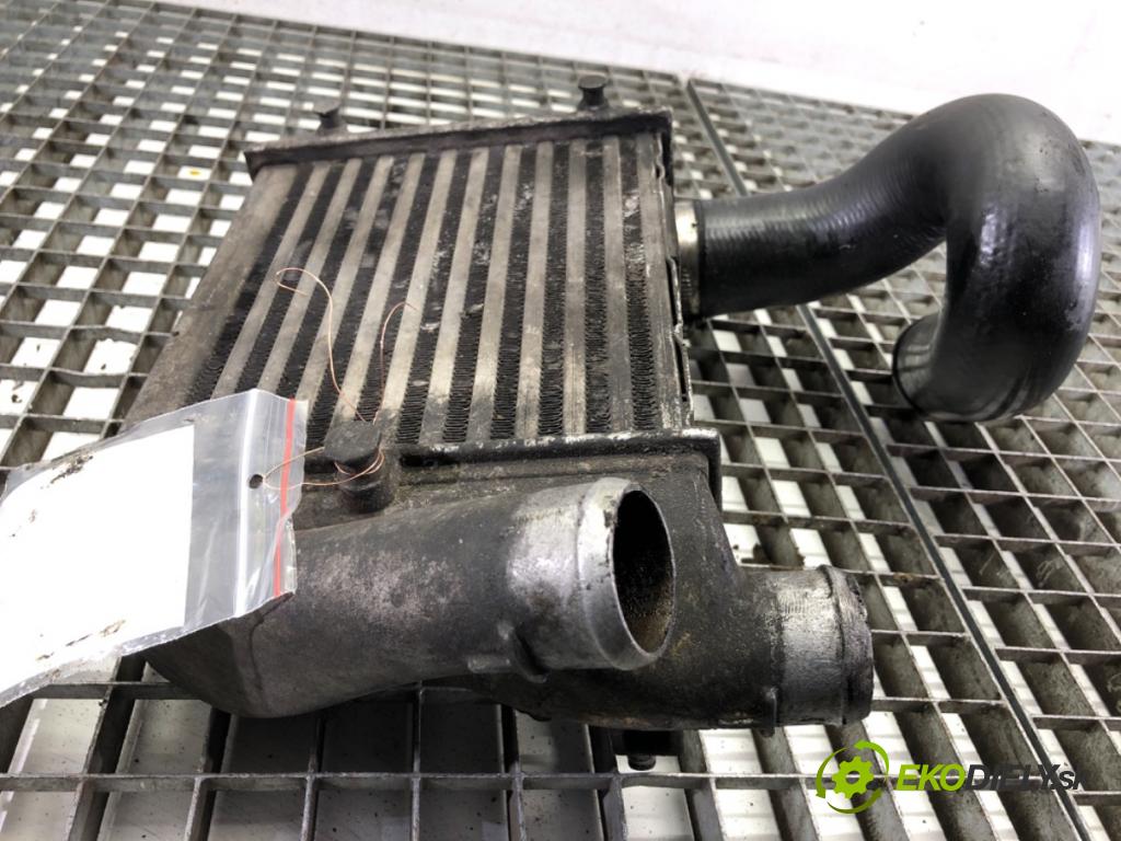 AUDI A4 B6 sedan 2001 132 kW 2.5 TDI quattro 2496 intercooler pravý 8E0145806D (Intercooler (chladič stlačeného vzduchu))