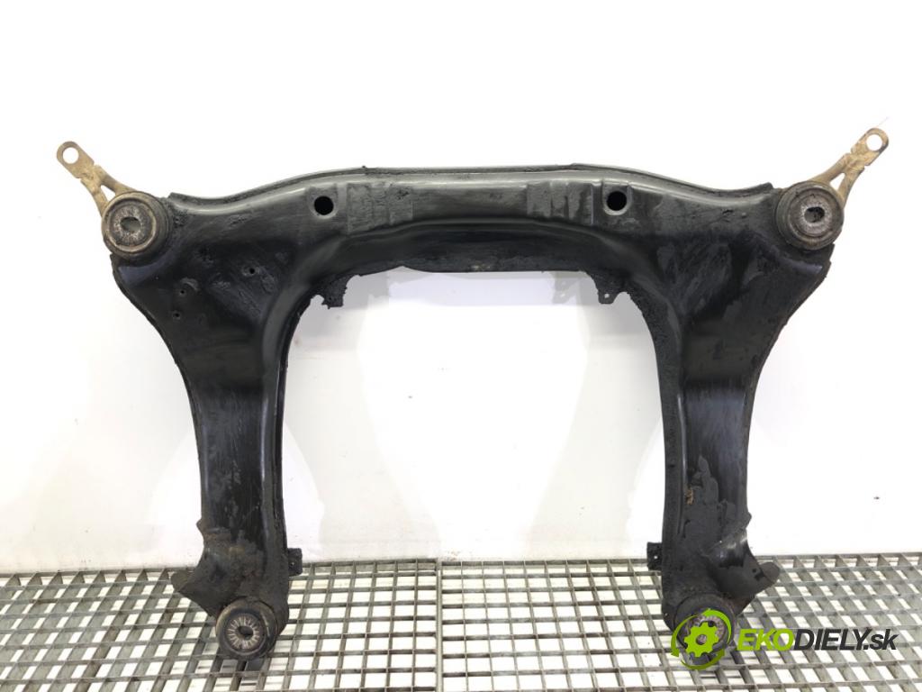 AUDI A4 B6 sedan 2001 132 kW 2.5 TDI quattro 2496 výztuha pod motor  (Přední výztuha)