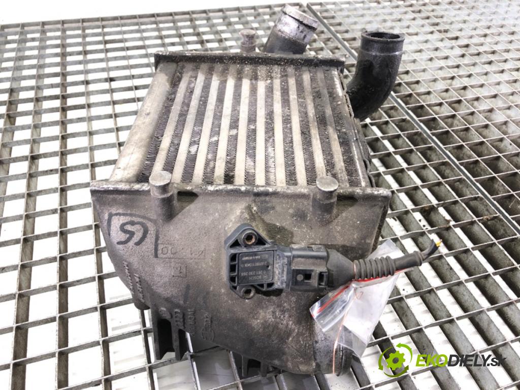 AUDI A4 B6 sedan 2001 132 kW 2.5 TDI quattro 2496 intercooler levý 8E0145805G (Intercooler (chladič stlačeného vzduchu))