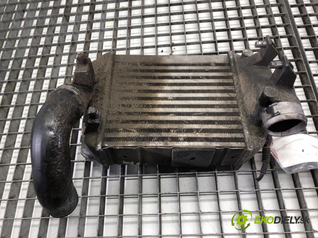 AUDI A4 B6 sedan 2001 132 kW 2.5 TDI quattro 2496 intercooler levý 8E0145805G (Intercooler (chladič stlačeného vzduchu))