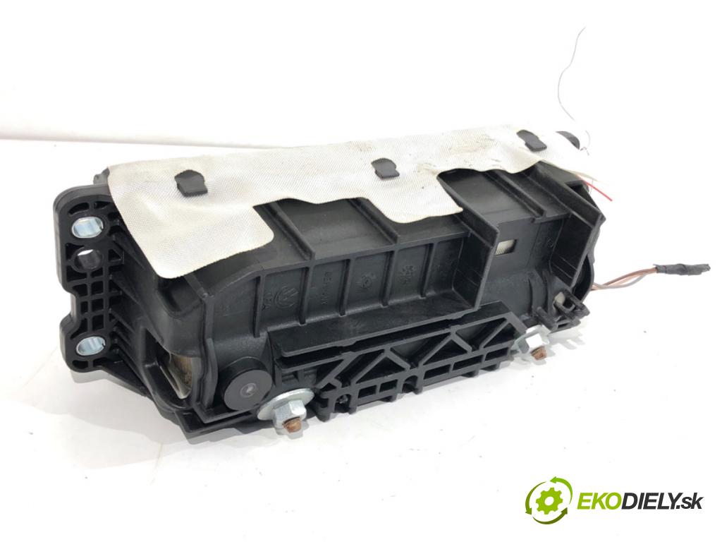 VW PASSAT B7 sedan 2014 103 kW 2.0 TDI 1968 AirBag spolujezdce 3AA880204B (Airbag)