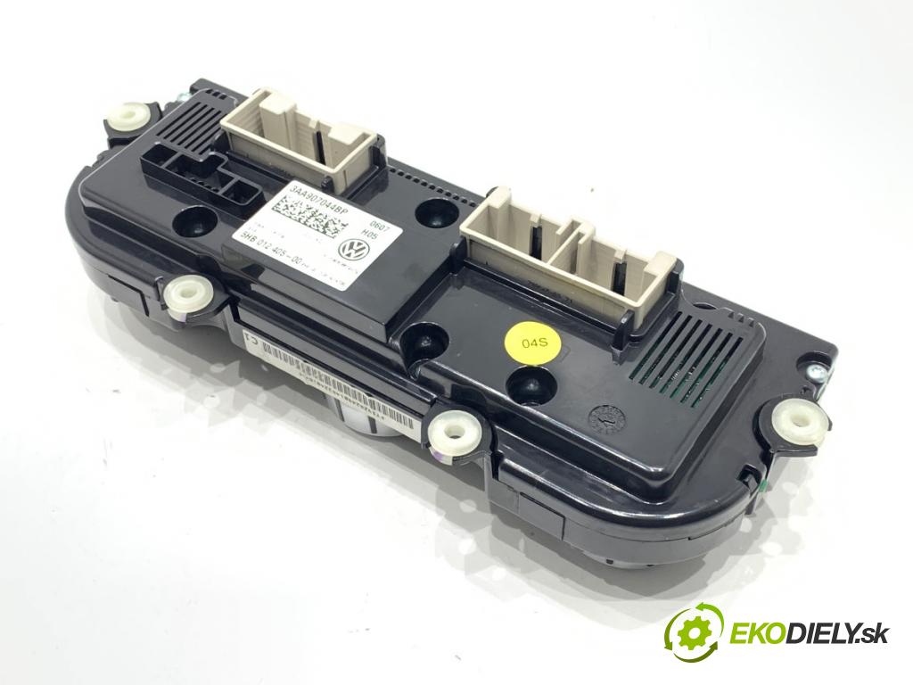 VW PASSAT B7 sedan 2014 103 kW 2.0 TDI 1968 Panel ovládania kúrenia 3AA907044BP (Prepínacie páčky pod volantom)