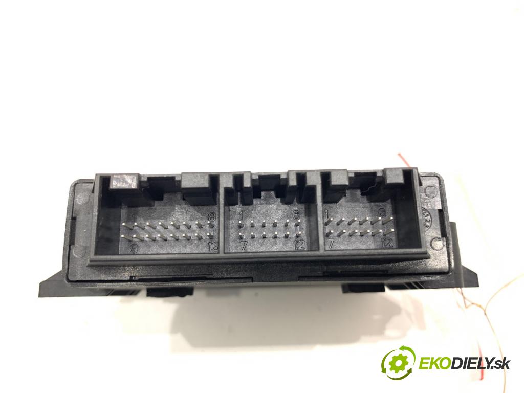 VW PASSAT B7 sedan 2014 103 kW 2.0 TDI 1968 Modul PDC 3AE919475C (Riadiaca jednotka ostatné)