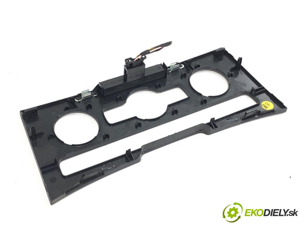 VW PASSAT B7 sedan 2014 103 kW 2.0 TDI 1968 lišty kryt 3AB858366D (Lišta)