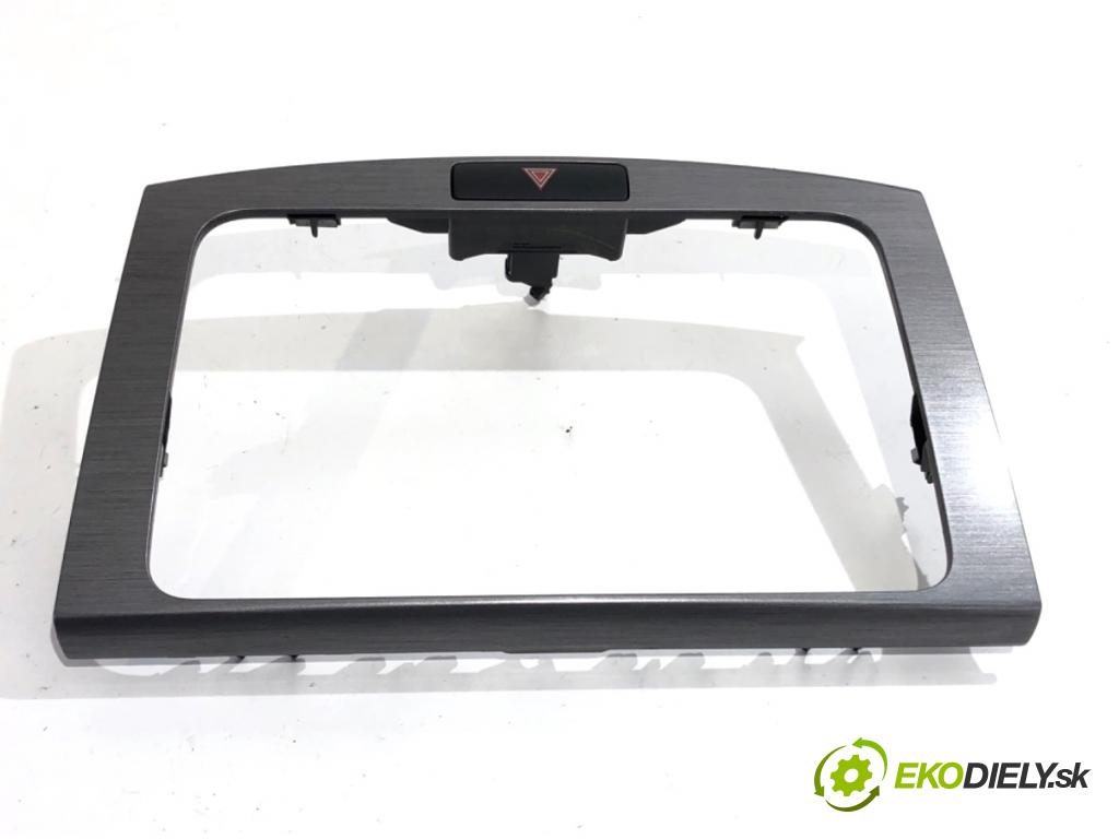 VW PASSAT B7 sedan 2014 103 kW 2.0 TDI 1968 lišty kryt 3AB858366D (Lišta)