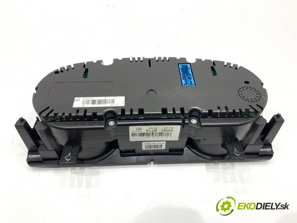 VW PASSAT B7 sedan 2014 103 kW 2.0 TDI 1968 Prístrojovka 3AA920871A (Prístrojová doska)