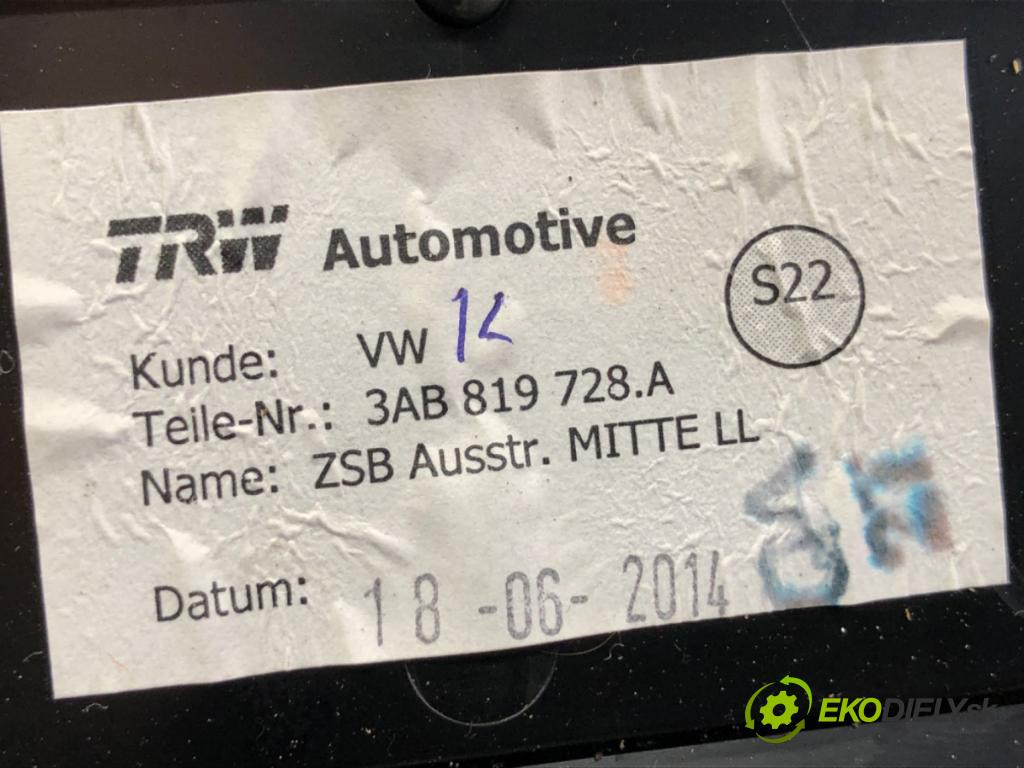 VW PASSAT B7 sedan 2014 103 kW 2.0 TDI 1968 mří topení přední část střední 3AB819728A