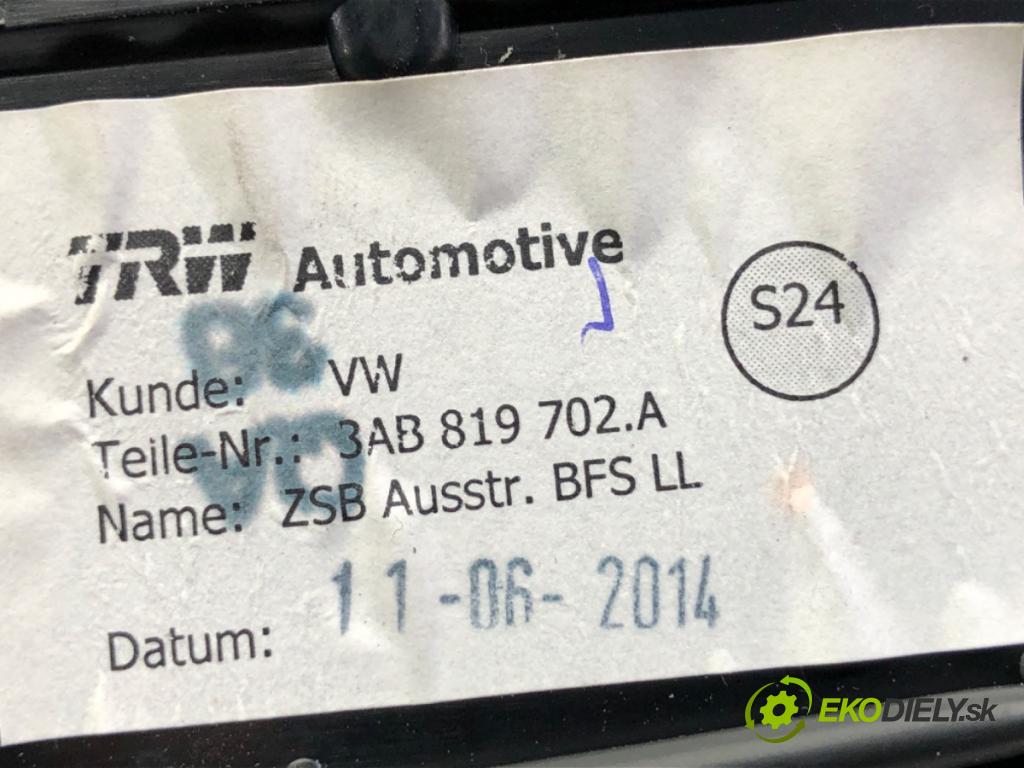 VW PASSAT B7 sedan 2014 103 kW 2.0 TDI 1968 mří topení pravý přední část 3AB819702A