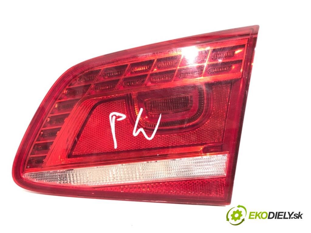 VW PASSAT B7 sedan 2014 103 kW 2.0 TDI 1968 světlo zadní část pravá vnitřní  (Klika dveří ostatní)