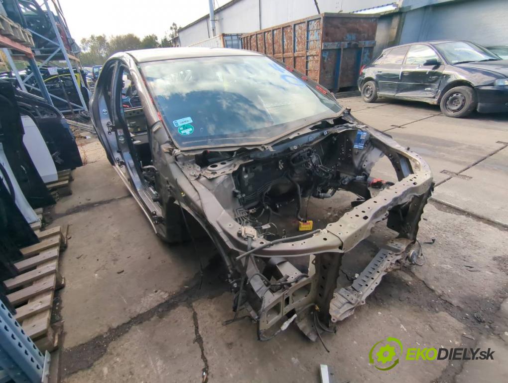 HONDA CIVIC IX liftback 2013 73 kW 1.4 i-VTEC (FK1) 1339 KAROSERIA ČTVRŤÁK blatník zadní část levý pravý práh střecha PODŁUŻNICA levý pravý