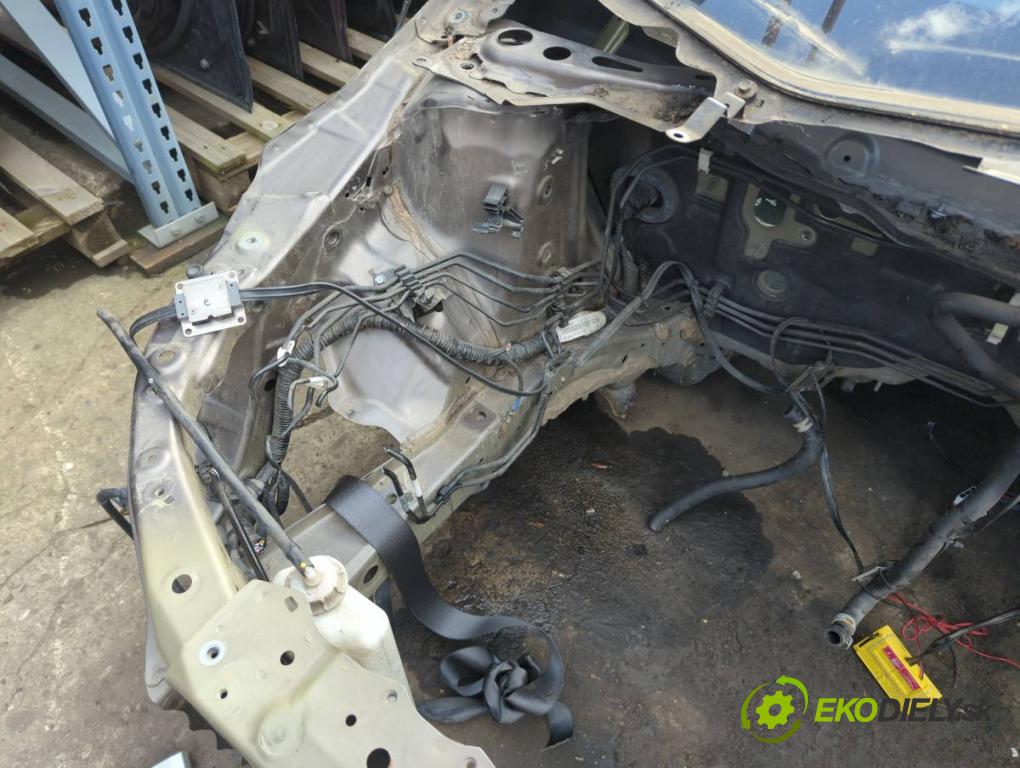 HONDA CIVIC IX liftback 2013 73 kW 1.4 i-VTEC (FK1) 1339 KAROSERIA ČTVRŤÁK blatník zadní část levý pravý práh střecha PODŁUŻNICA levý pravý