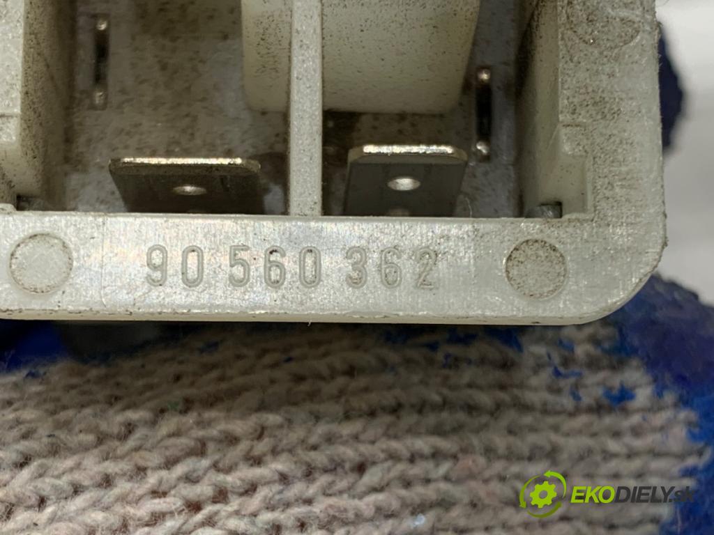 OPEL ASTRA H liftback 2005 77 kW 1.6 (L48) 1598 Odpor, rezistor kúrenia vzduchu 90560362 (Odpor (rezistor) kúrenia)