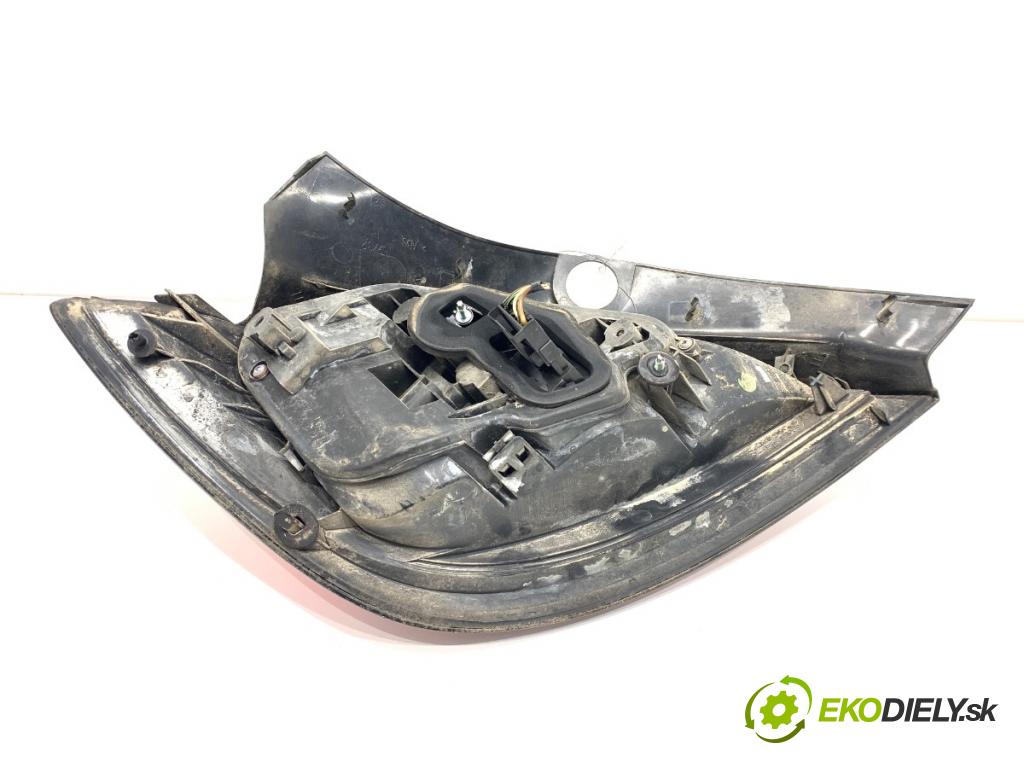 OPEL ASTRA H liftback 2005 77 kW 1.6 (L48) 1598 světlo pravý zadní část