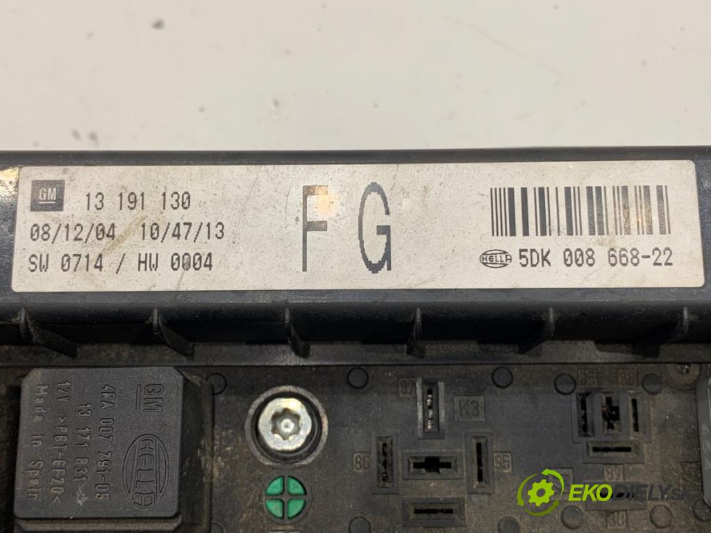 OPEL ASTRA H liftback 2005 77 kW 1.6 (L48) 1598 modul BSI 13191130 (Pojistková skříňka)