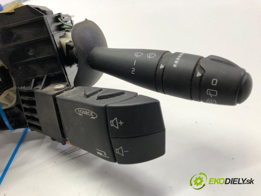 RENAULT TWINGO II liftback 2009 56 kW 1.2 16V (CN0K, CN0V) 1149 Prepínač kombinovaný 8200856010K (Prepínacie páčky pod volantom)