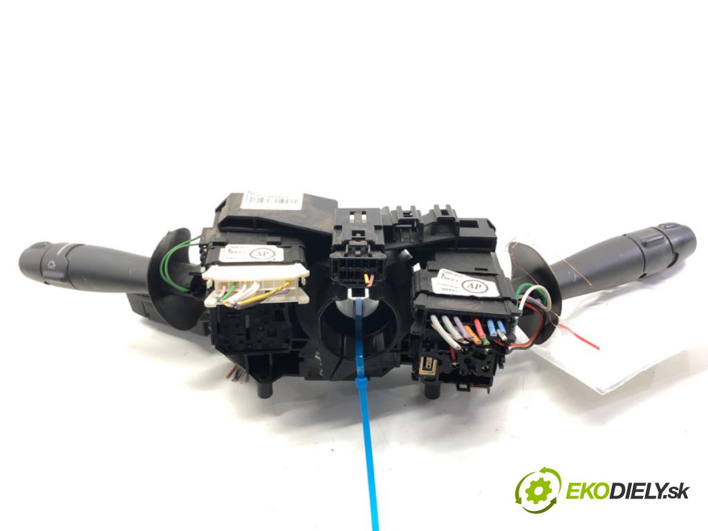 RENAULT TWINGO II liftback 2009 56 kW 1.2 16V (CN0K, CN0V) 1149 Prepínač kombinovaný 8200856010K (Prepínacie páčky pod volantom)