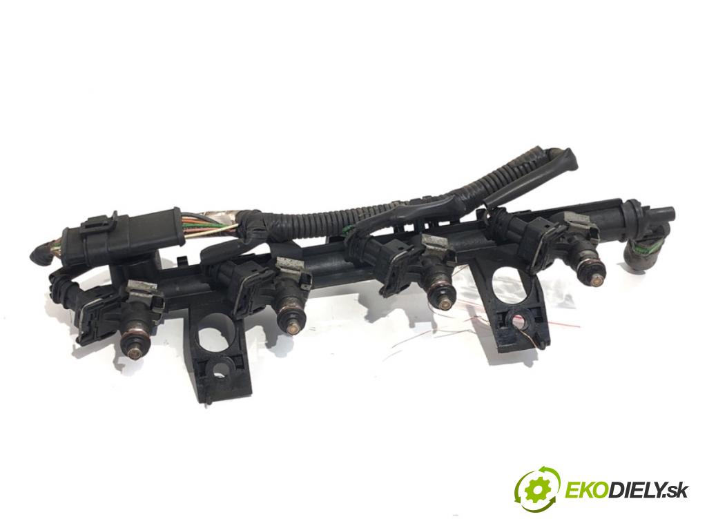 RENAULT TWINGO II liftback 2009 56 kW 1.2 16V (CN0K, CN0V) 1149 Lišta vstrekovacia 8200367230 (Vstrekovacia lišta)