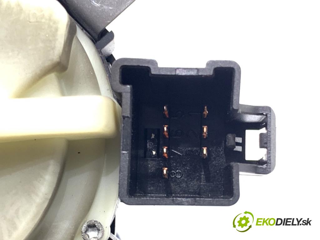 VOLVO V50 Kombi 2010 80 kW 1.6 D 1560 spinačka 31300585 (Spínacia skrinka)