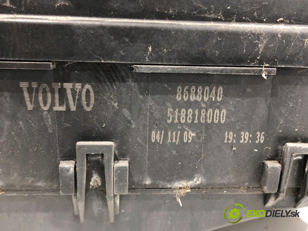 VOLVO V50 Kombi 2010 80 kW 1.6 D 1560 skříňka poistková 8688040 (Pojistková skříňka)