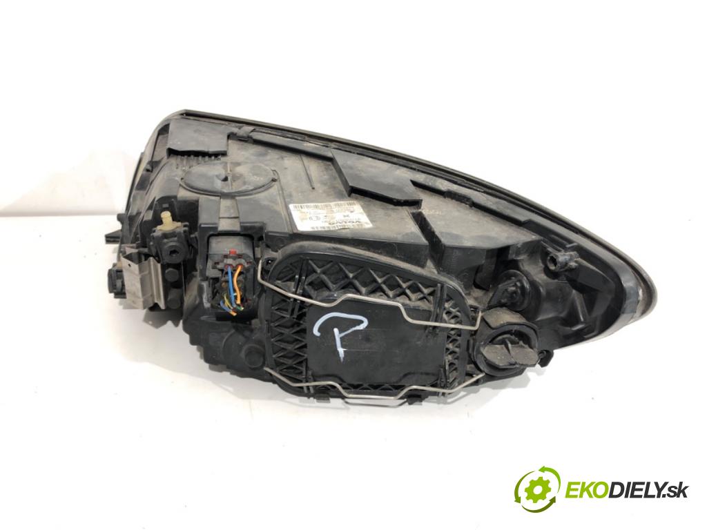 VOLVO V50 Kombi 2010 80 kW 1.6 D 1560 světlomet pravý přední část 31265701