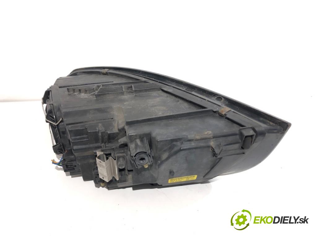 VOLVO V50 Kombi 2010 80 kW 1.6 D 1560 světlomet pravý přední část 31265701