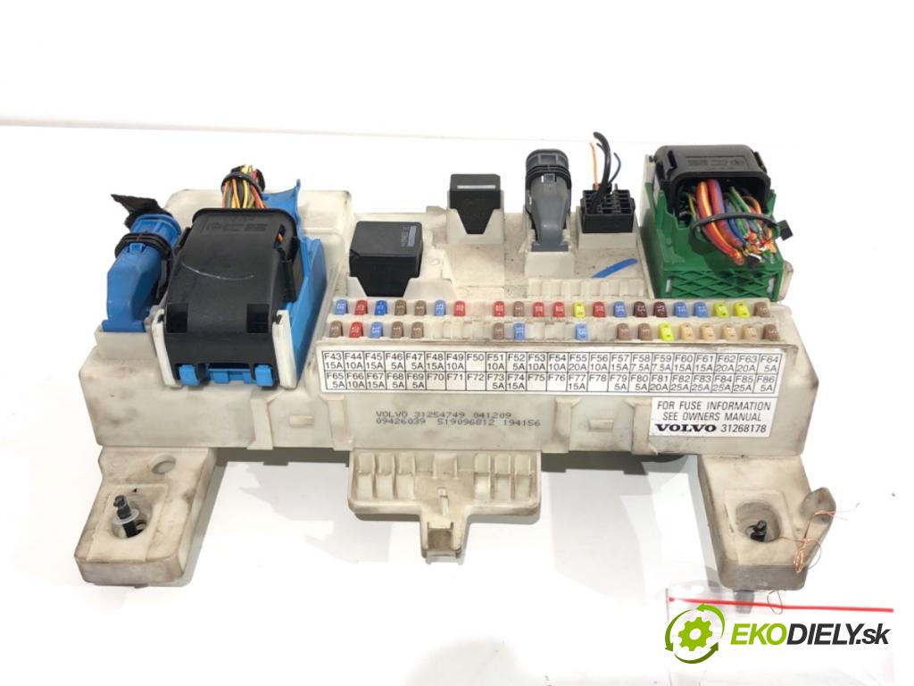 VOLVO V50 Kombi 2010 80 kW 1.6 D 1560 modul BSI 31268178 (Pojistková skříňka)