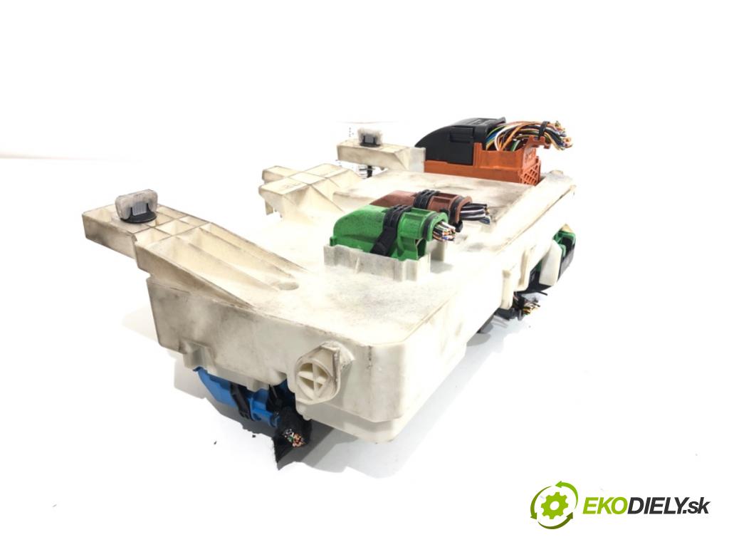 VOLVO V50 Kombi 2010 80 kW 1.6 D 1560 modul BSI 31268178 (Pojistková skříňka)