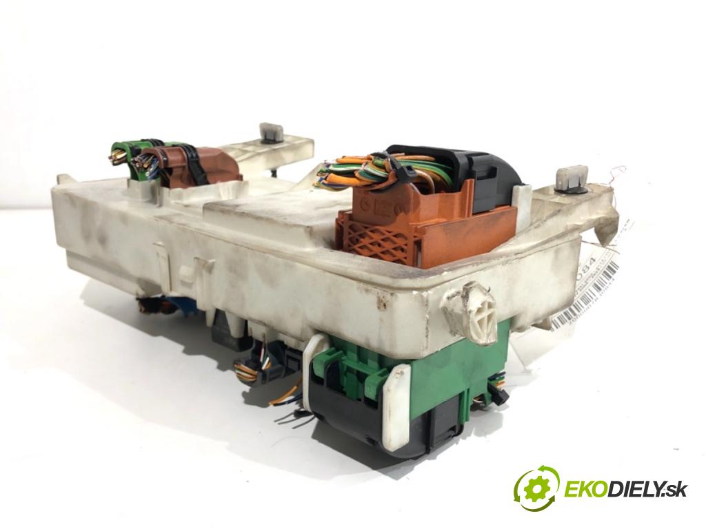 VOLVO V50 Kombi 2010 80 kW 1.6 D 1560 modul BSI 31268178 (Pojistková skříňka)