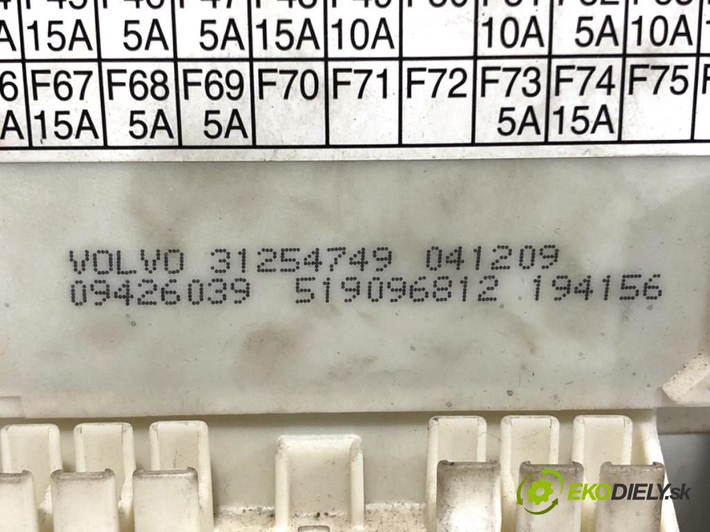 VOLVO V50 Kombi 2010 80 kW 1.6 D 1560 modul BSI 31268178 (Pojistková skříňka)