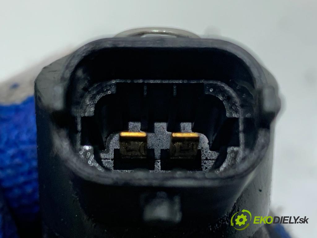 VOLVO V50 Kombi 2010 80 kW 1.6 D 1560 vstrekovač 0445110259 (Vstrekovač paliva)