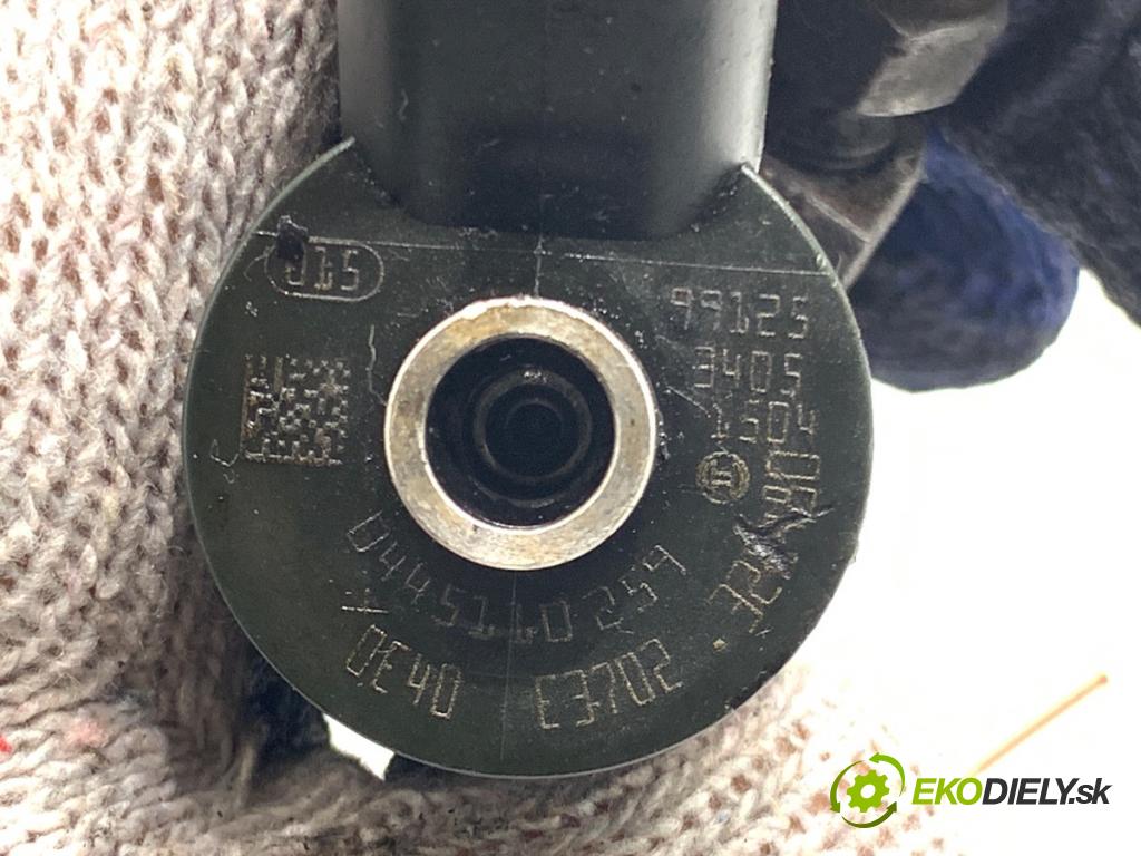 VOLVO V50 Kombi 2010 80 kW 1.6 D 1560 vstrekovač 0445110259 (Vstrekovač paliva)