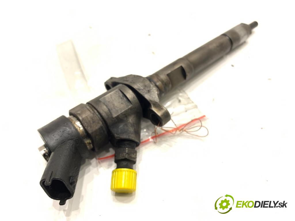 VOLVO V50 Kombi 2010 80 kW 1.6 D 1560 vstrekovač 0445110259 (Vstrekovač paliva)