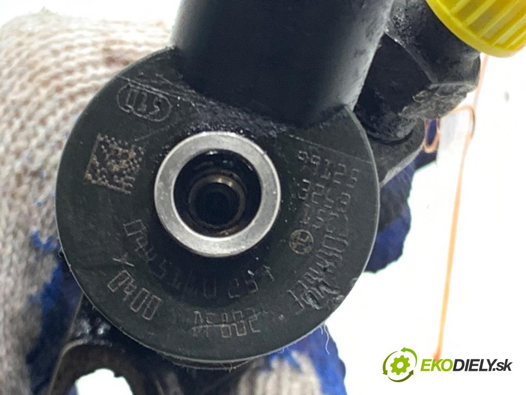 VOLVO V50 Kombi 2010 80 kW 1.6 D 1560 vstrekovač 0445110259 (Vstrekovač paliva)