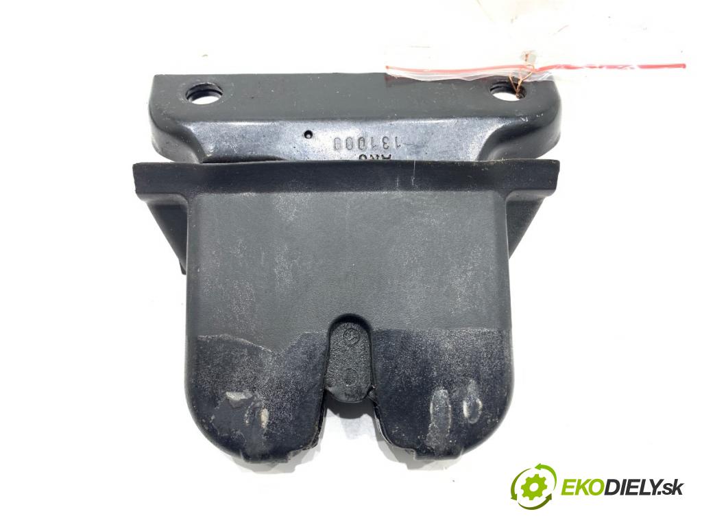 AUDI A3 8L liftback 2000 110 kW 1.8 T 1781 zámok dveří zadní část 8L0827520C
