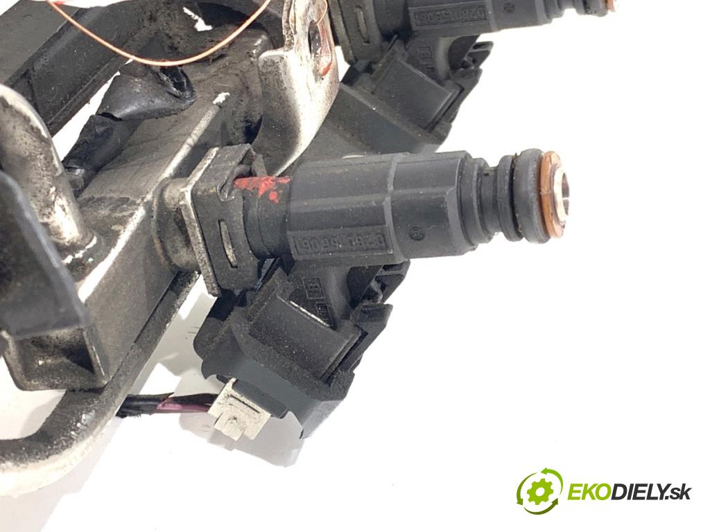 AUDI A3 8L liftback 2000 110 kW 1.8 T 1781 lišta vstřikovací 06A906031BA (Vstřikovací lišta)