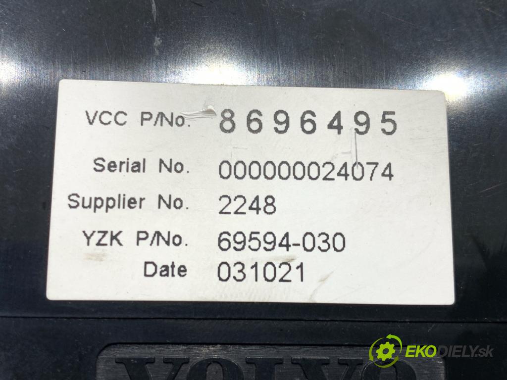 VOLVO V50 Kombi 2004 100 kW 2.0 D 1998 Dislpej 8696495 (Prístrojová doska)