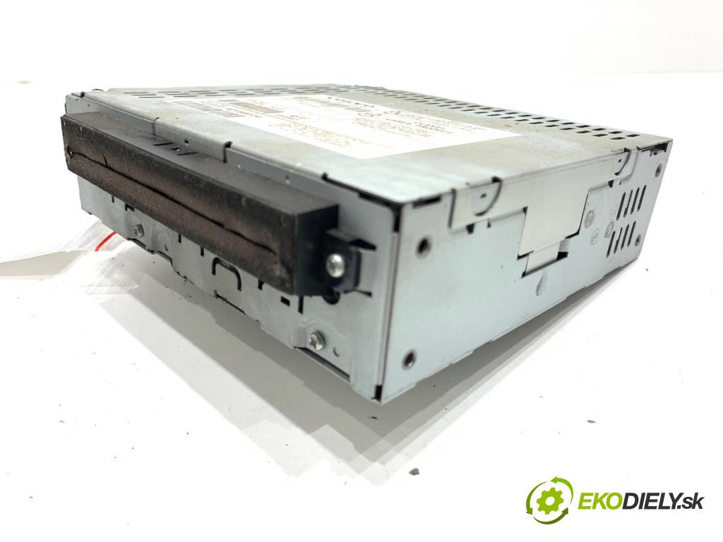VOLVO V50 Kombi 2004 100 kW 2.0 D 1998 RADIO 30679758 (Audio zariadenie)