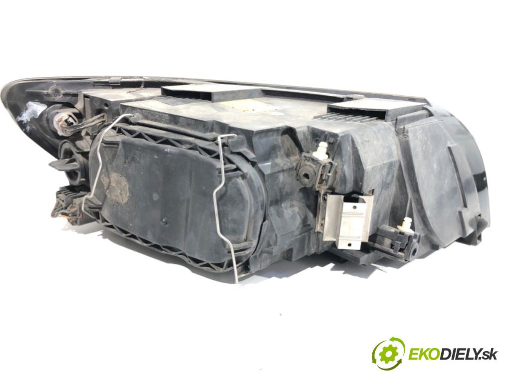 VOLVO V50 Kombi 2004 100 kW 2.0 D 1998 světlomet levý přední část 30678912