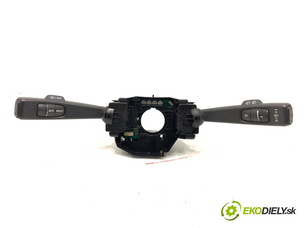 VOLVO V50 Kombi 2004 100 kW 2.0 D 1998 Prepínač kombinovaný P30710344 (Prepínacie páčky pod volantom)