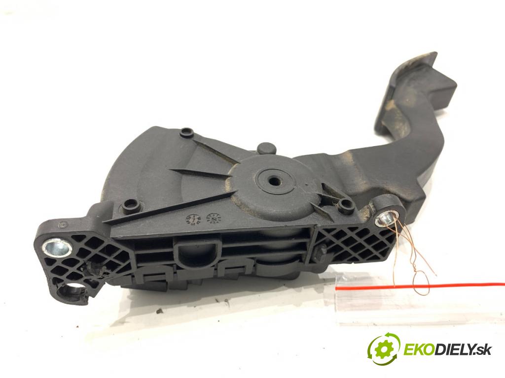 VOLVO V50 Kombi 2004 100 kW 2.0 D 1998 Potenciometer plynu 4M51-9F836-AH (Potenciometer plynového pedálu)