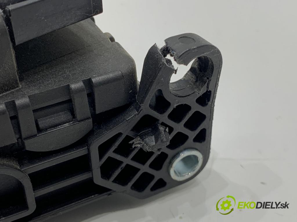 VOLVO V50 Kombi 2004 100 kW 2.0 D 1998 Potenciometer plynu 4M51-9F836-AH (Potenciometer plynového pedálu)