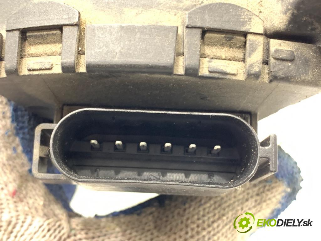 VOLVO V50 Kombi 2004 100 kW 2.0 D 1998 Potenciometer plynu 4M51-9F836-AH (Potenciometer plynového pedálu)