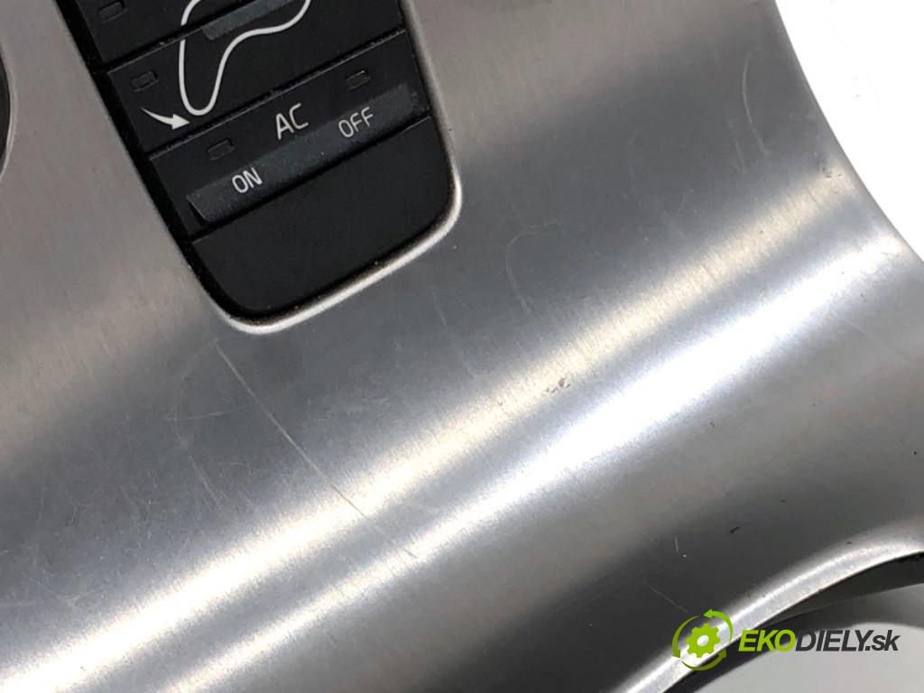 VOLVO V50 Kombi 2004 100 kW 2.0 D 1998 Panel ovládania kúrenia  (Prepínacie páčky pod volantom)