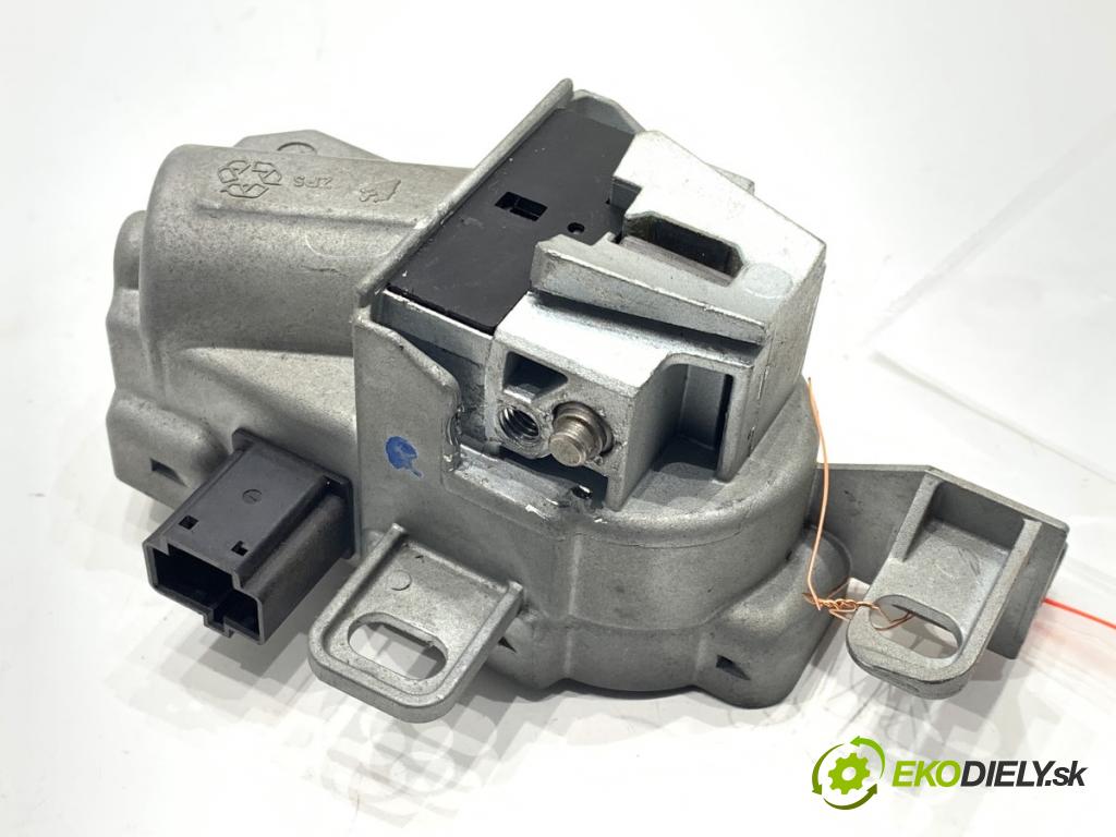 VOLVO V50 Kombi 2004 100 kW 2.0 D 1998 blokáda volantu 30680132 (Riadenie ostatné)