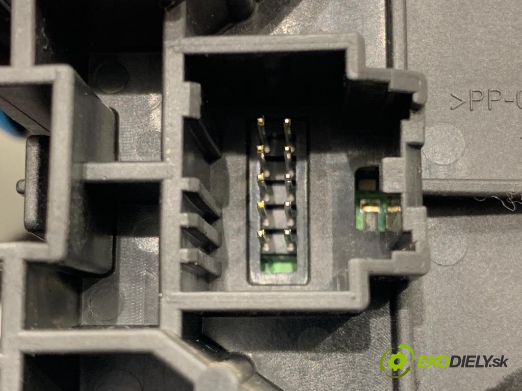 FORD MONDEO MK5 Kombi 2016 110 kW 2.0 TDCi 1998 Prepínač kombinovaný EG9T-14A664-CAW (Prepínacie páčky pod volantom)