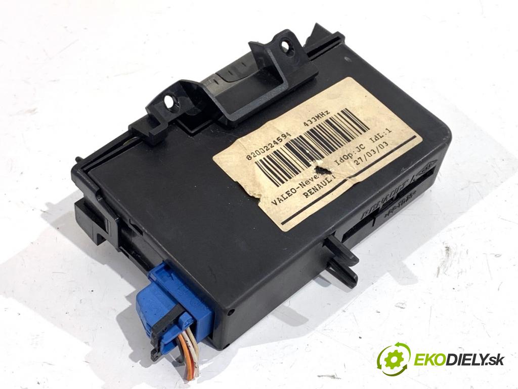 RENAULT ESPACE IV nadwozie wielkoprzestrzenne (MPV) 2003 85 kW 1.9 dCi (JK0U) 1870 spinačka 8200224594 (Spínacia skrinka)