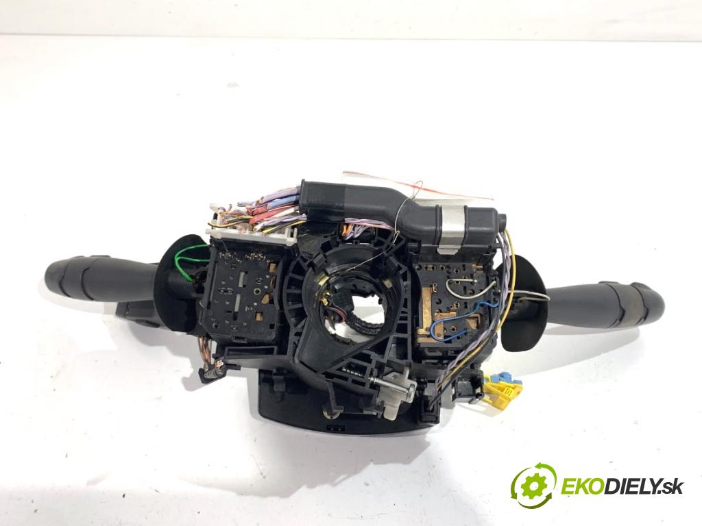 RENAULT ESPACE IV nadwozie wielkoprzestrzenne (MPV) 2003 85 kW 1.9 dCi (JK0U) 1870 Prepínač kombinovaný 8200012243 (Prepínacie páčky pod volantom)