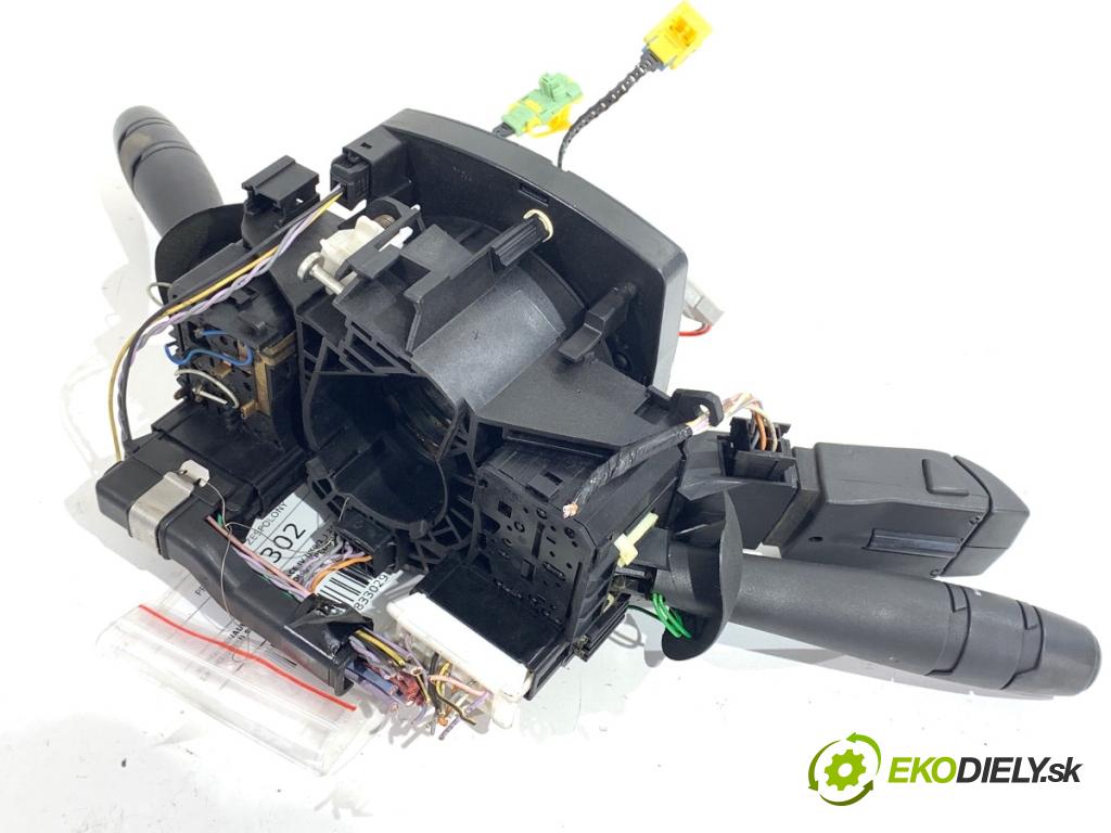 RENAULT ESPACE IV nadwozie wielkoprzestrzenne (MPV) 2003 85 kW 1.9 dCi (JK0U) 1870 Prepínač kombinovaný 8200012243 (Prepínacie páčky pod volantom)