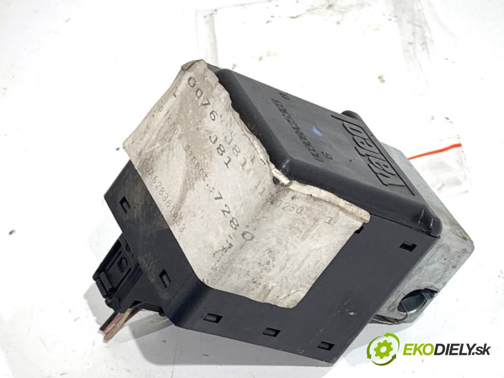 RENAULT ESPACE IV nadwozie wielkoprzestrzenne (MPV) 2003 85 kW 1.9 dCi (JK0U) 1870 blokáda volantu 8200033233 (Riadenie ostatné)