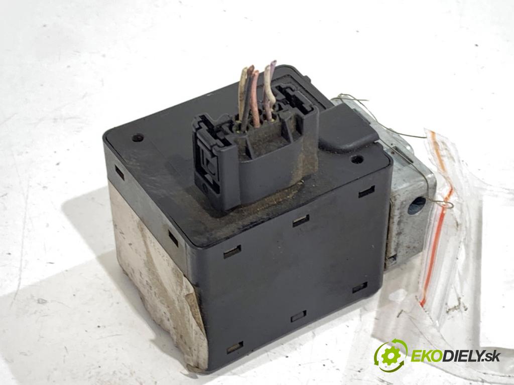 RENAULT ESPACE IV nadwozie wielkoprzestrzenne (MPV) 2003 85 kW 1.9 dCi (JK0U) 1870 blokáda volantu 8200033233 (Riadenie ostatné)